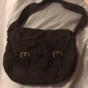 Black shoulder purse